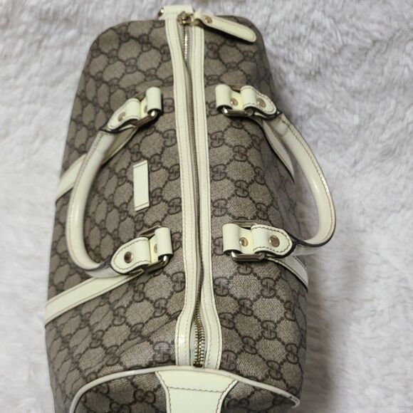 💯 Authentic Gucci Handbag 🍀 - Picture 3 of 16